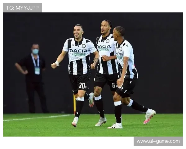 乌迪内斯战术解析：防守反击成利器，球队如何在逆境中寻找突破口？